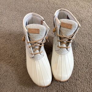 Sperry Winter Ankle Boots- Grey with leather strings